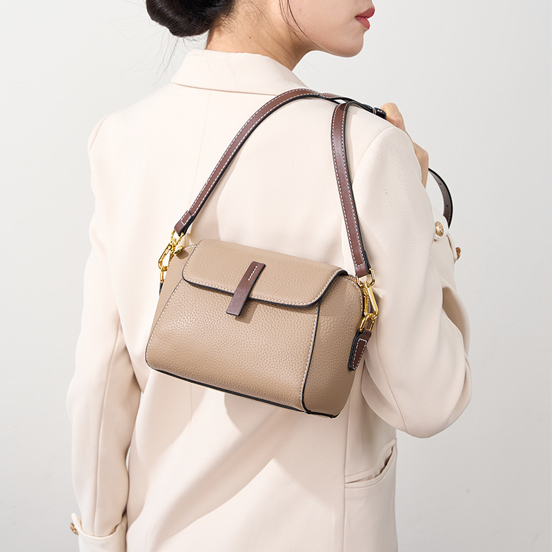 Luxuriöse Designer-Umhängetasc – Vintage Leatherwork Bewertung und Preis